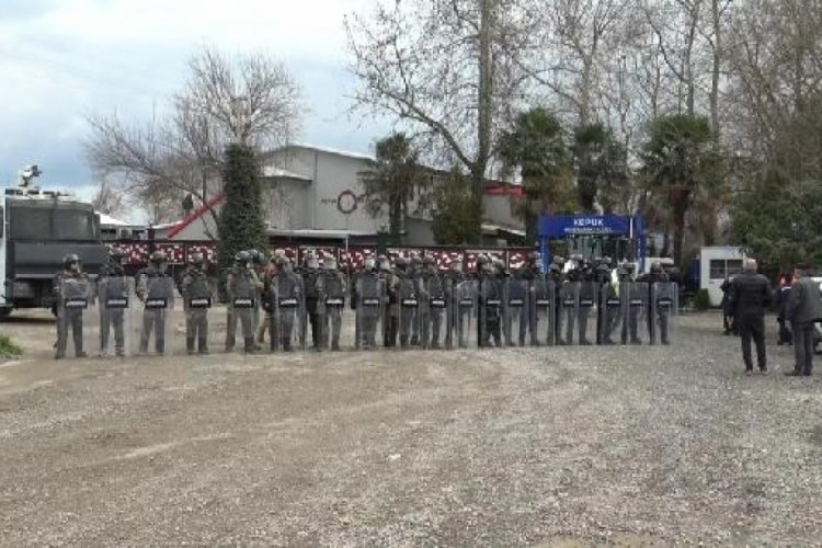 Bursa'da ka&ccedil;ak eğlence mekanı yıkıldı!
