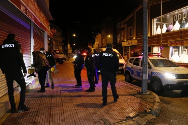 D&uuml;ğ&uuml;n salonunda başlayan tartışma kanlı bitti