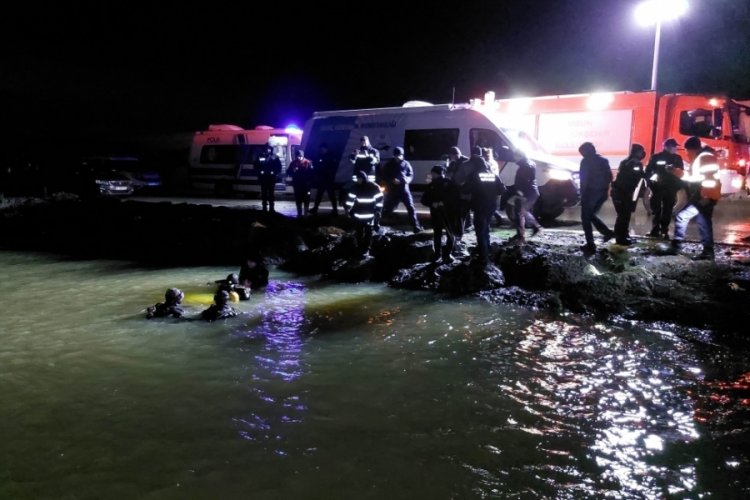 Samsun'da otomobil denize u&ccedil;tu: &Ouml;l&uuml; ve yaralılar var