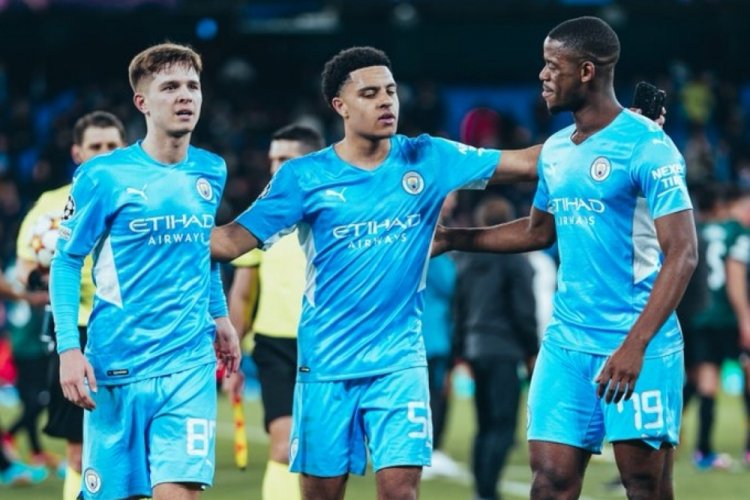Manchester City &ccedil;eyrek finale y&uuml;kseldi