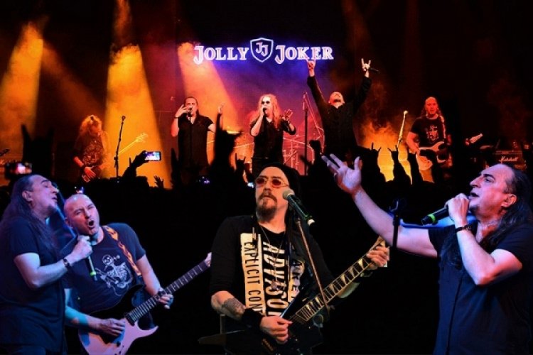 Bursa'da Rock r&uuml;zgarı esti