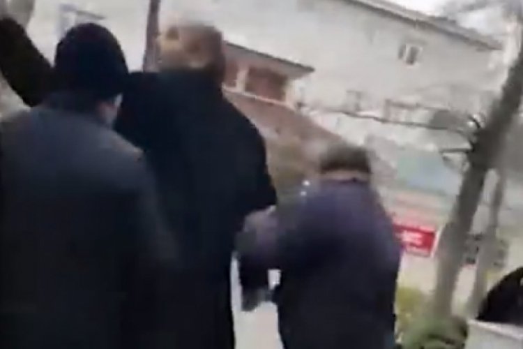 İstanbul'da hakkını helal etmeyen adam camiden &ccedil;ıkarıldı