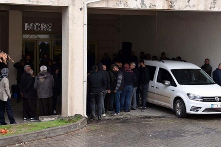 Otomobilde tabancayla vurulmuş ceset bulundu