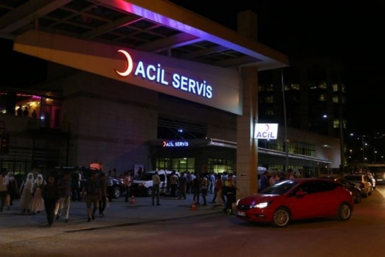 42 &ouml;ğrenci zehirlenme ş&uuml;phesiyle hastaneye kaldırıldı