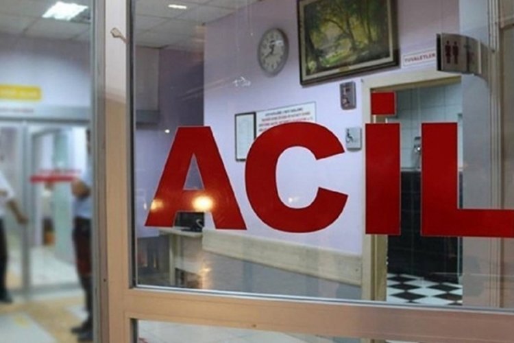 16 &ouml;ğrenci zehirlenme ş&uuml;phesiyle hastaneye kaldırıldı