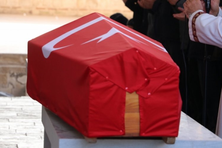 Emekli polis t&ouml;renle defnedildi