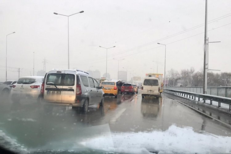 Bursa'da kazalar peş peşe geldi (&Ouml;ZEL HABER)