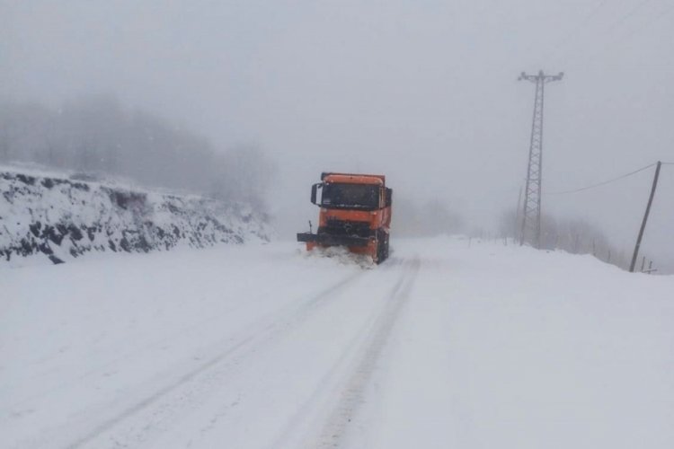 Bursa'da 10 k&ouml;y yolu ulaşıma kapandı