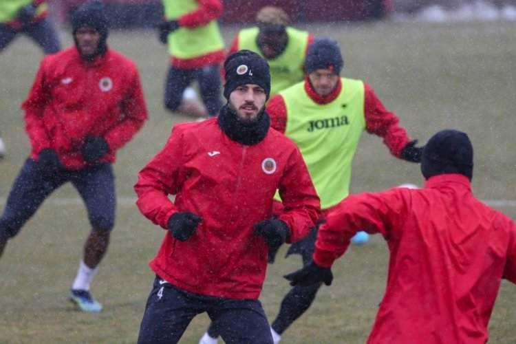Gen&ccedil;lerbirliği, alt sıralardan uzaklaşmayı hedefliyor