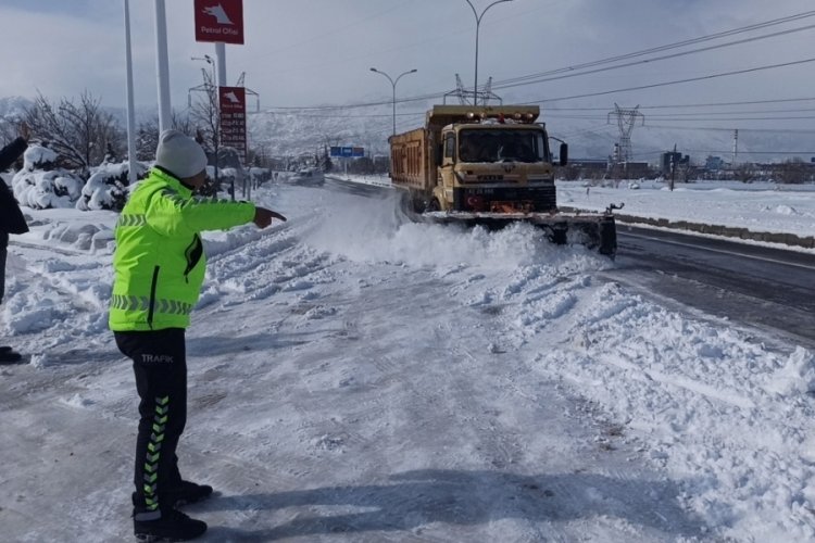 A&ccedil;maya gittikleri yolda mahsur kaldılar