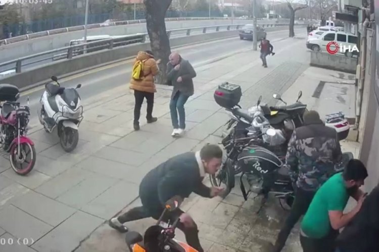 Ankara'da reddedildiği kızın sevgilisine saldırı d&uuml;zenledi