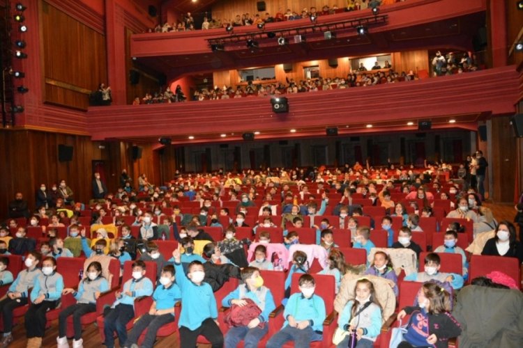 Bursa'da &ccedil;ocuklar 'şen şakrak'