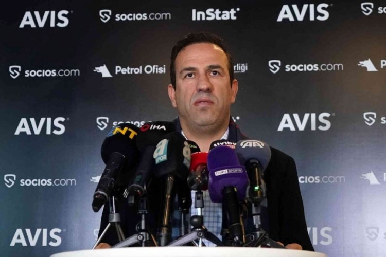 Adil Gevrek, İstanbul'da trafik kazası ge&ccedil;irdi