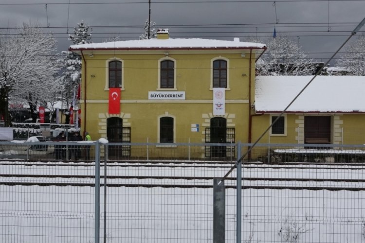 Kocaeli'nde B&uuml;y&uuml;kderbent Tren İstasyonu hizmette