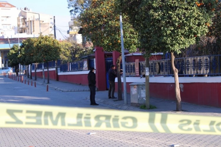 Askerlik Şubesi &ouml;n&uuml;nde ş&uuml;pheli &ccedil;anta paniği