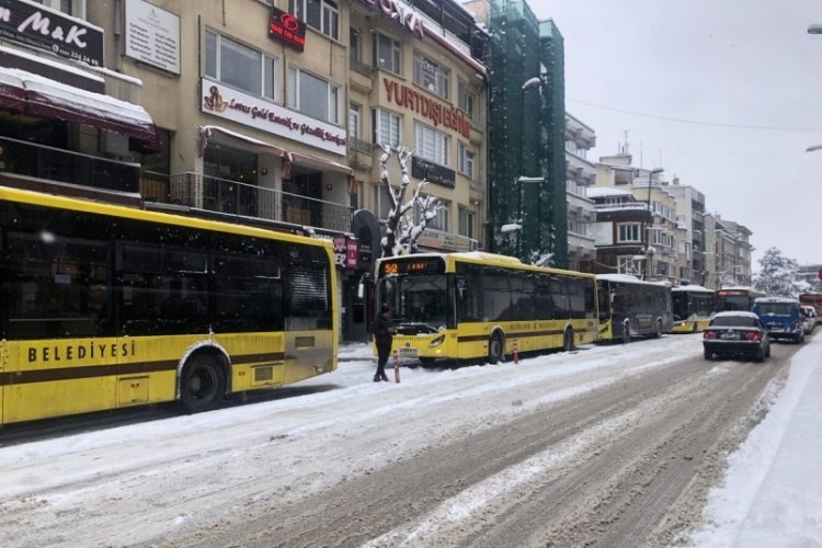Bursa'da kar ulaşımı vurdu! Otob&uuml;sler kontak kapadı (&Ouml;ZEL HABER)