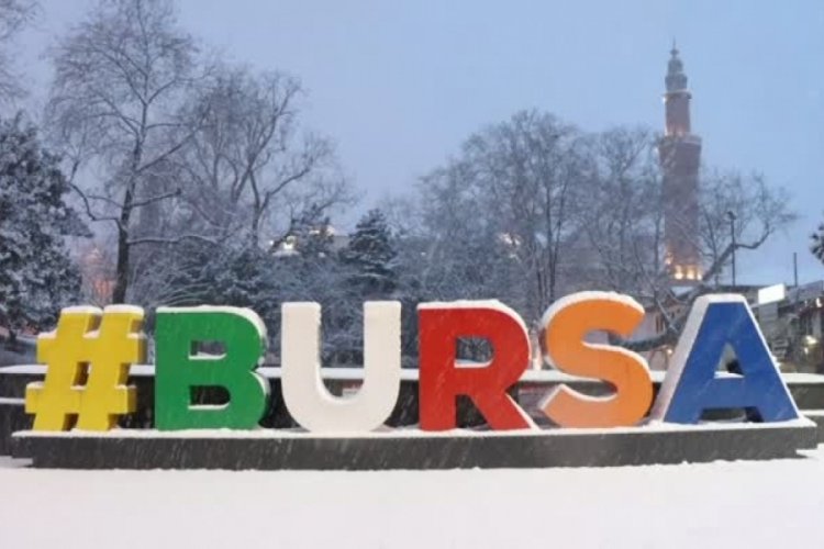 Bursa'da kar etkili oluyor