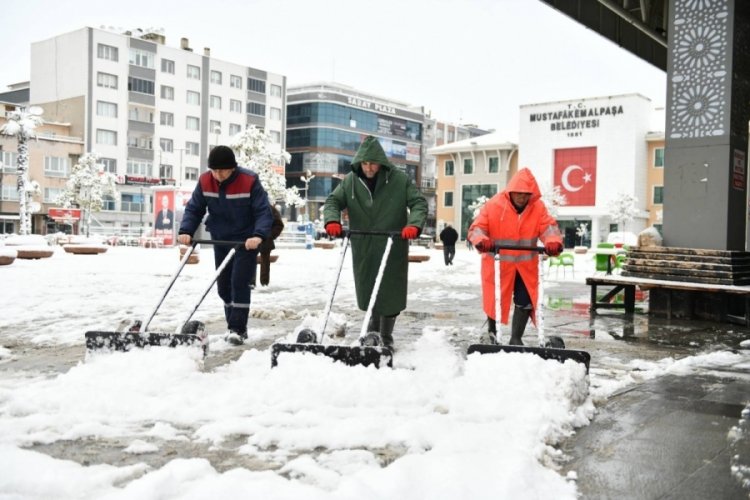 Bursa Mustafakemalpaşa'da ekipler hazır