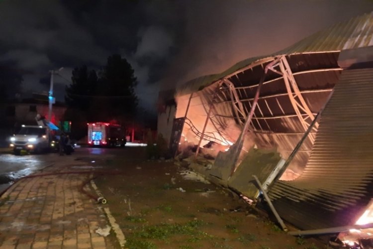 İnşaat malzemelerinin olduğu depoda yangın