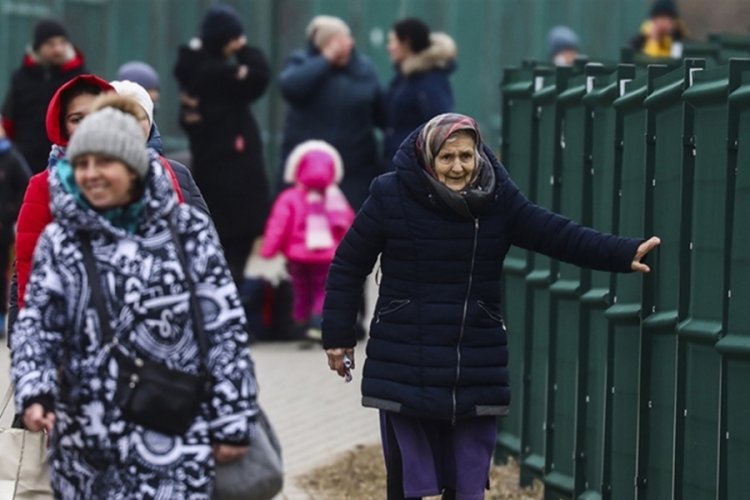 Ukraynalı m&uuml;ltecilerin Polonya'daki sayısı 1,5 milyonu aştı