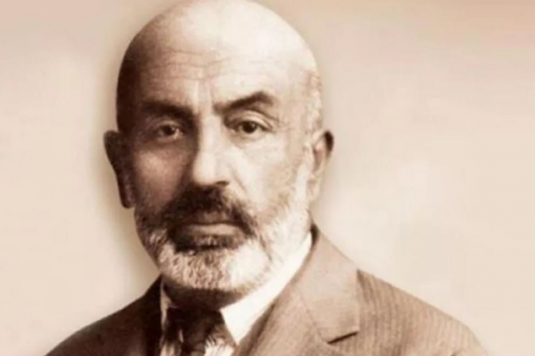 İstiklal Marşı'nın kabul&uuml;n&uuml;n 101. yılında Mehmet Akif Ersoy anılıyor