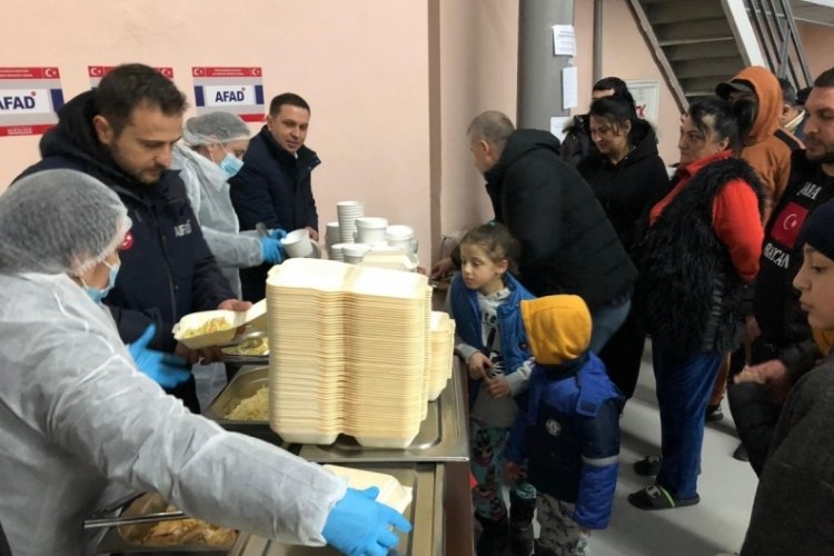 T&uuml;rkiye'den Ukrayna'ya yardımlar s&uuml;r&uuml;yor