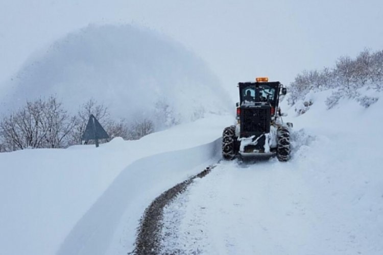 Ardahan'da 61 k&ouml;y yolu ulaşıma a&ccedil;ıldı