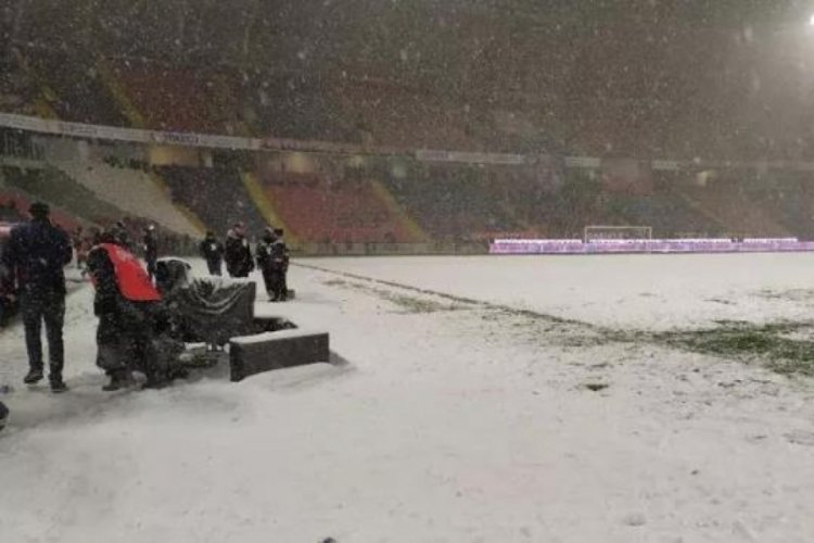 Antalyaspor, Başakşehir ma&ccedil;ının ertelenmesini istiyor