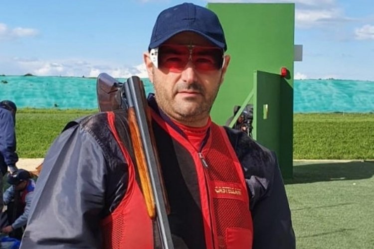 Altın adam: Oğuzhan T&uuml;z&uuml;n