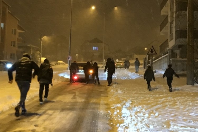 Kocaeli yoğun kara teslim oldu