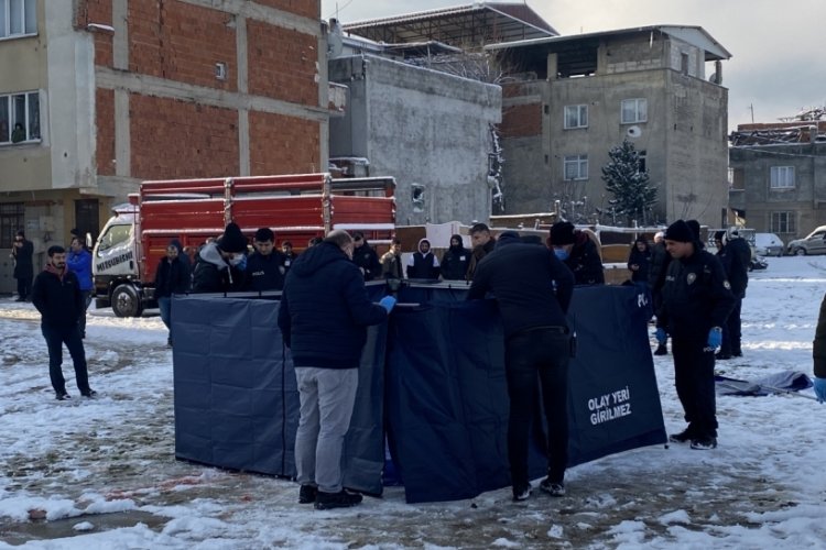 Bursa'da boş bir arsada erkek cesedi bulundu!