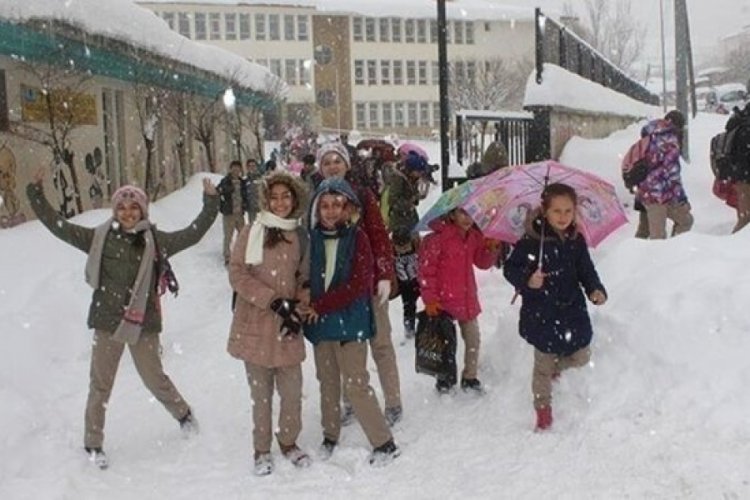 Bursa'da Yarın Okullar Tatil Mi? Hangi Ilçelerde Kar Tatili Olacak ...