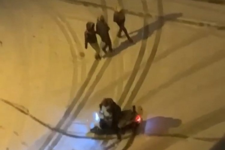 Bursa'da kar yağışı kimini eğlendirdi, kimini &uuml;zd&uuml;