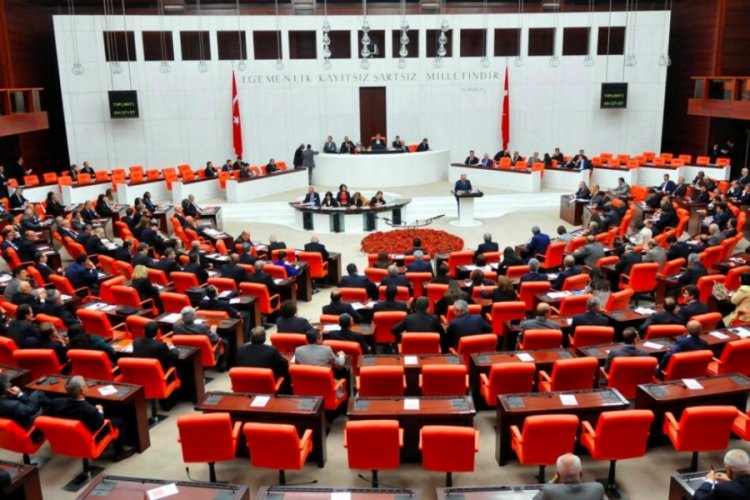 Se&ccedil;im barajı d&uuml;ş&uuml;yor! Kanun teklifi, yarın TBMM'ye sunulacak