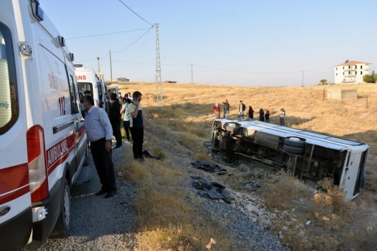 İş&ccedil;i servisi devrildi! 15 yaralı