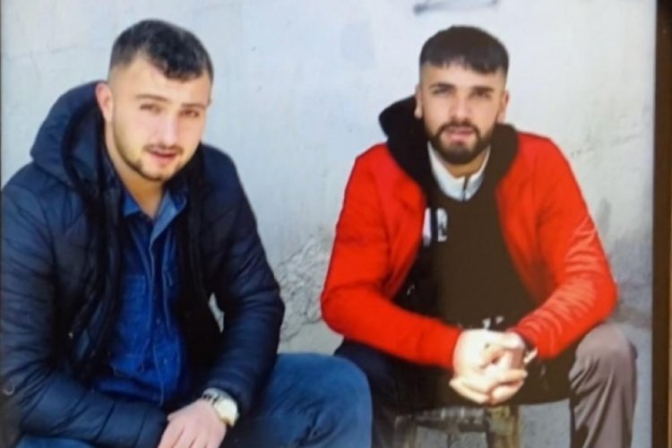 Katiliyle aynı karede poz vermiş!