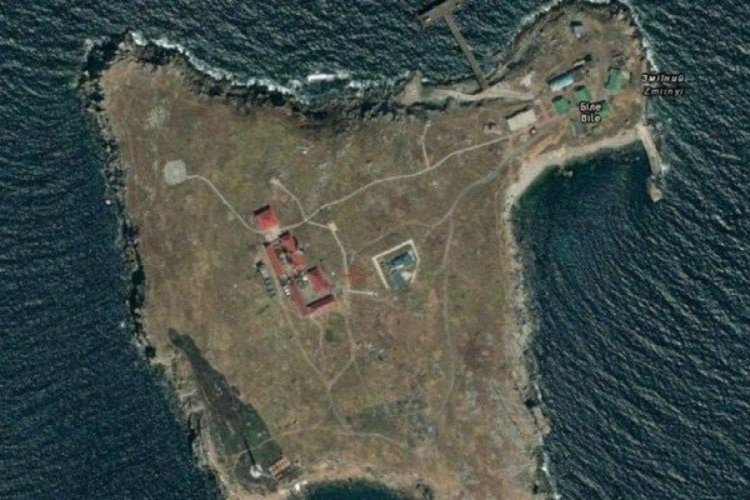 Yılan Adası'ndaki tahribat uzaydan g&ouml;r&uuml;nt&uuml;lendi