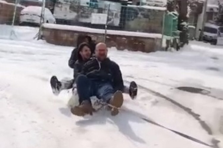 Bursa'da karlı, buzlu eğlence