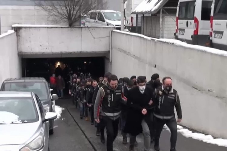FET&Ouml; operasyonunda g&ouml;zaltına alınan 41 kişi adliyede!