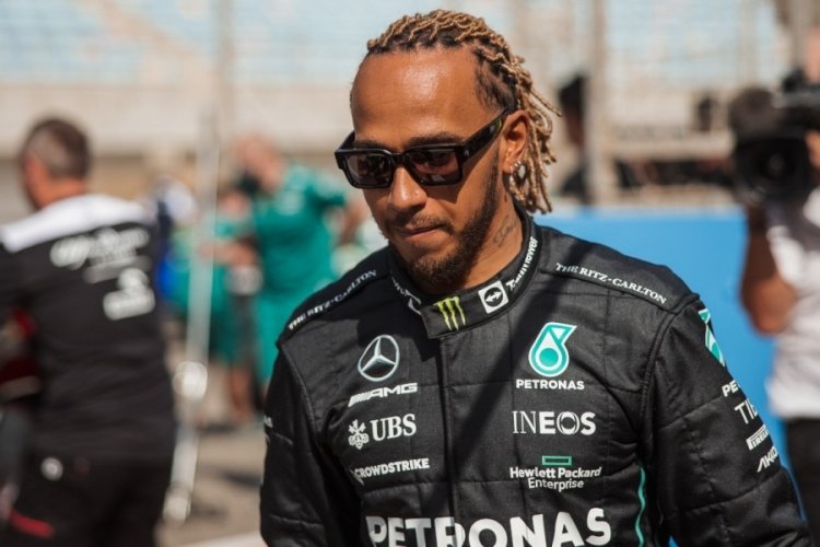 Lewis Hamiltom'dan a&ccedil;ıklama