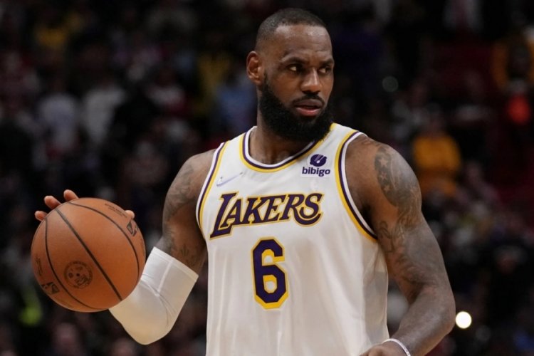 LeBron James'den tarihi rekor