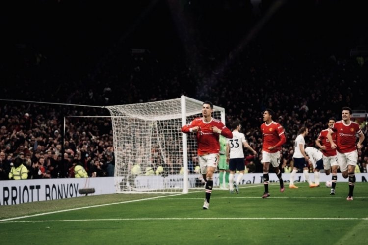 Cristiano Ronaldo futbol tarihinin en golc&uuml; ismi oldu