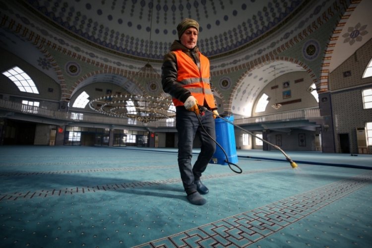 Bursa'da ibadethanelerde temizlik