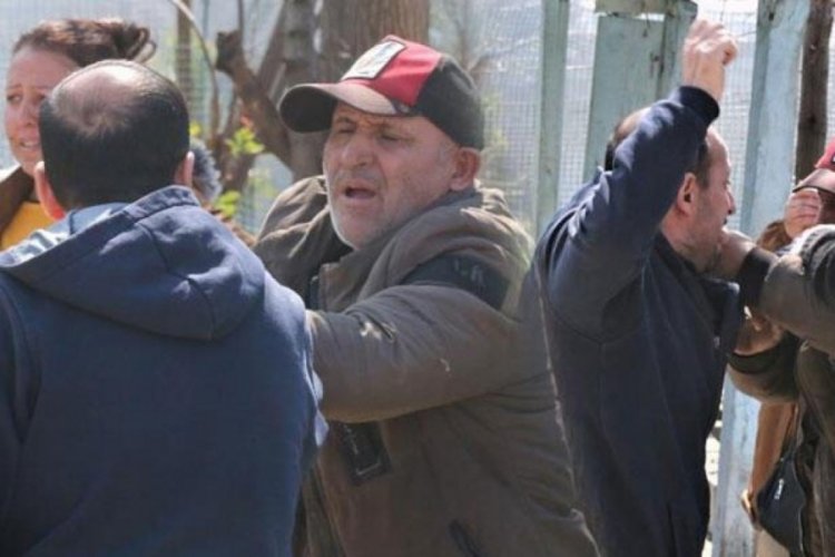 Yangın y&uuml;z&uuml;nden kiracısına saldırdı