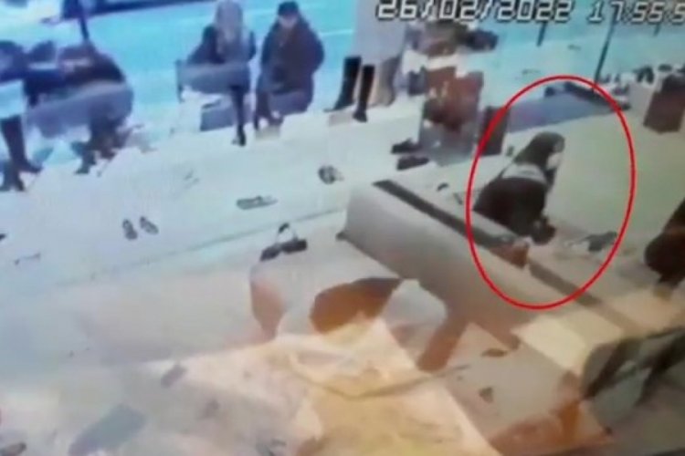 İstanbul'da 2 iş yerinden hırsızlık yapan ş&uuml;pheliler kamerada