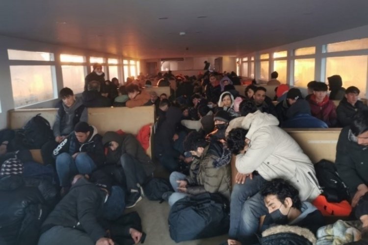 İzmir'de 278 d&uuml;zensiz g&ouml;&ccedil;men yakalandı