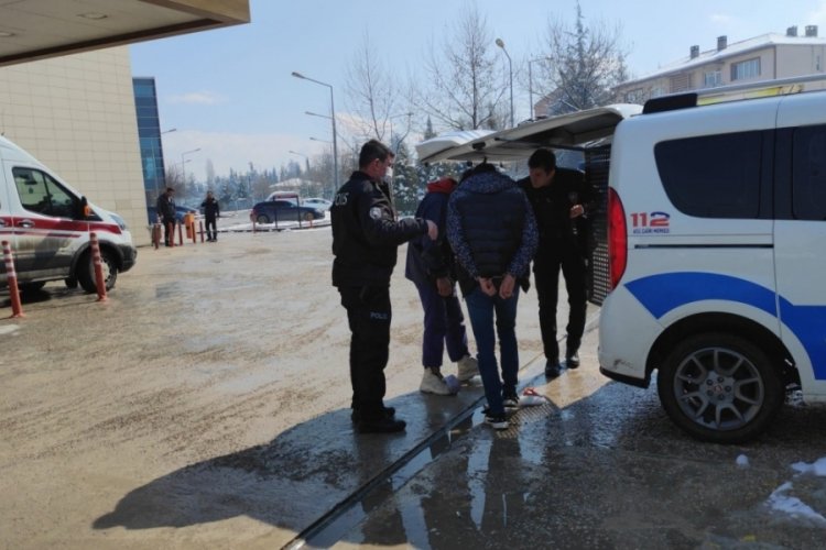 Bursa'da bı&ccedil;aklı kavgada kan aktı!