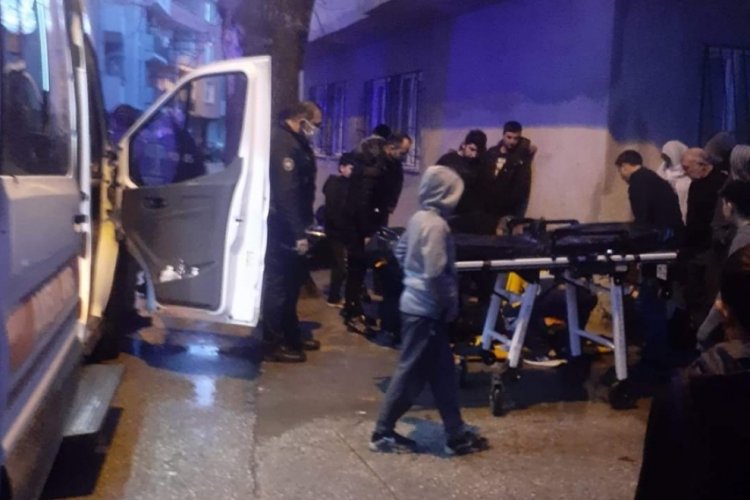 Bursa'da motokurye ile kamyonet &ccedil;arpıştı: 1 ağır yaralı!