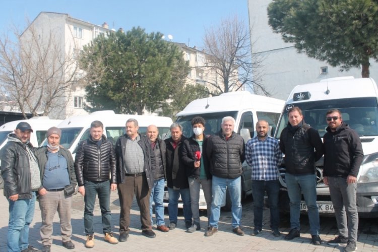 Bursa'da Mudanya minib&uuml;s&ccedil;&uuml;leri &ccedil;&ouml;z&uuml;m arıyor! "Arabalar kendi &ccedil;arkını &ccedil;eviremiyor" (&Ouml;ZEL HABER)