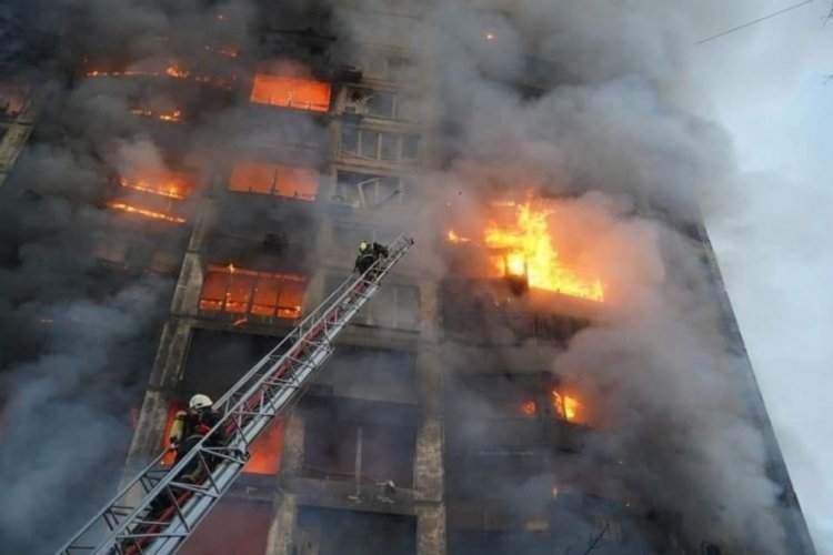 Kiev'de 3 farklı yer vuruldu: 2 &ouml;l&uuml;
